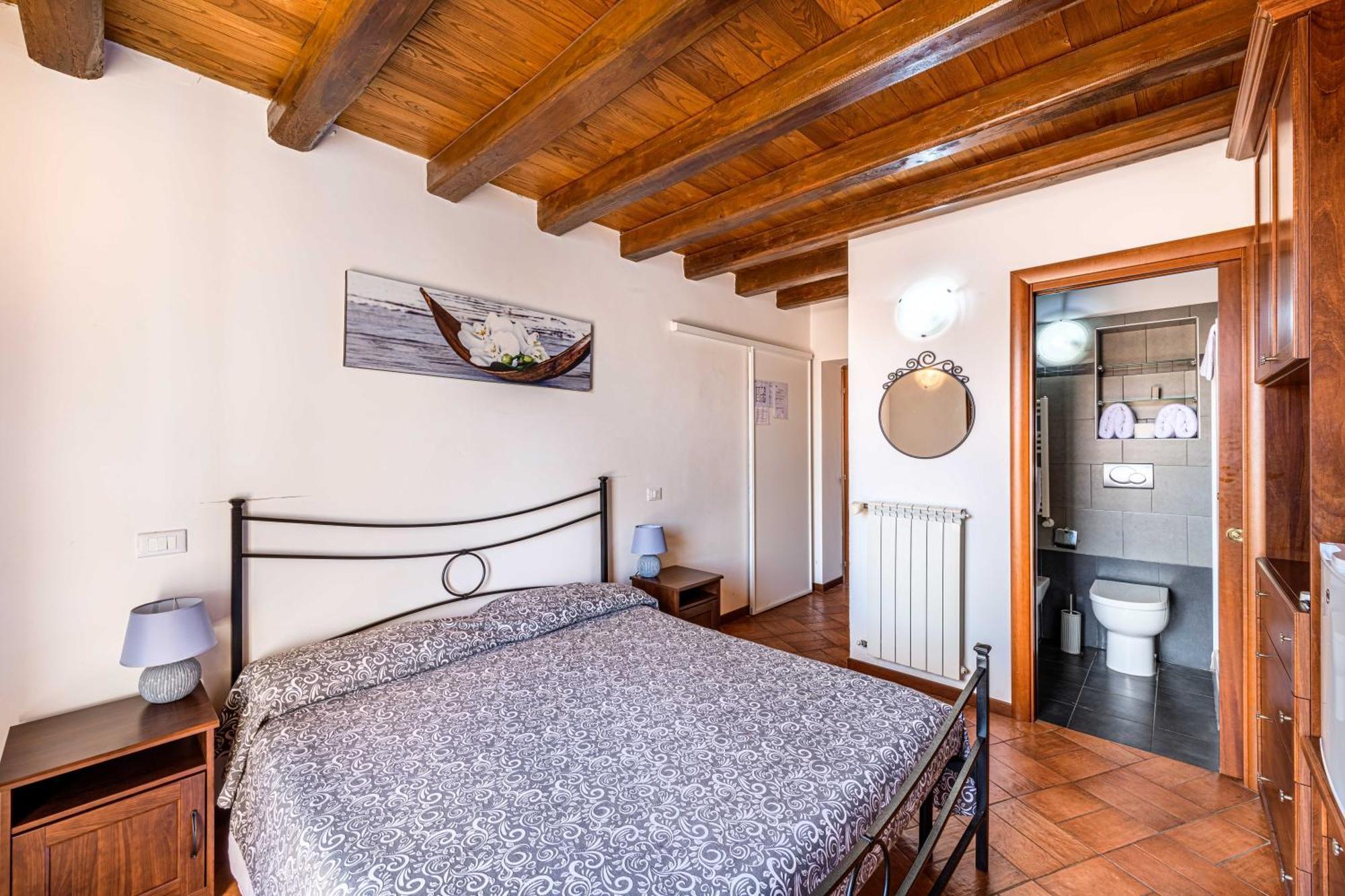 רומא Bb Il Re Alla Reginella Guest House מראה חיצוני תמונה
