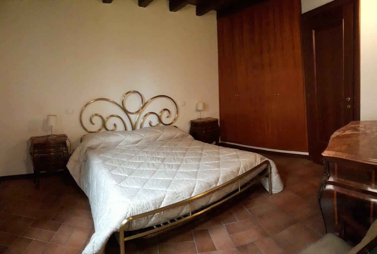 רומא Bb Il Re Alla Reginella Guest House מראה חיצוני תמונה