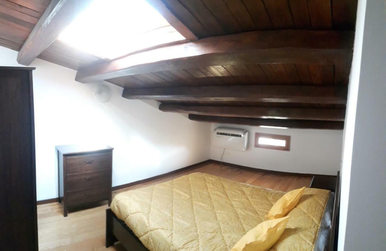 רומא Bb Il Re Alla Reginella Guest House מראה חיצוני תמונה