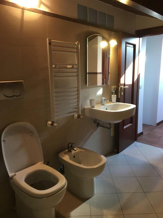 רומא Bb Il Re Alla Reginella Guest House מראה חיצוני תמונה