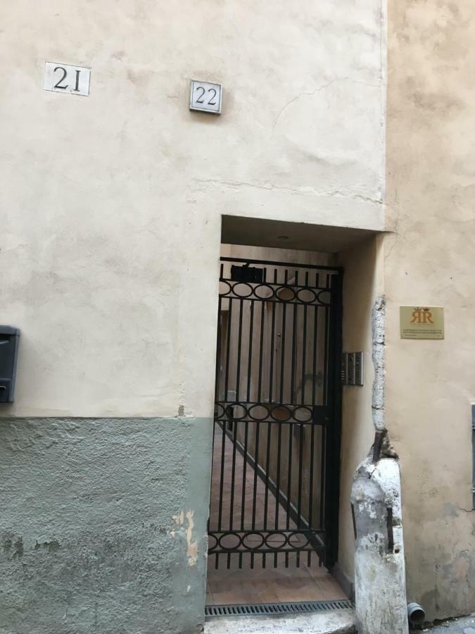 רומא Bb Il Re Alla Reginella Guest House מראה חיצוני תמונה