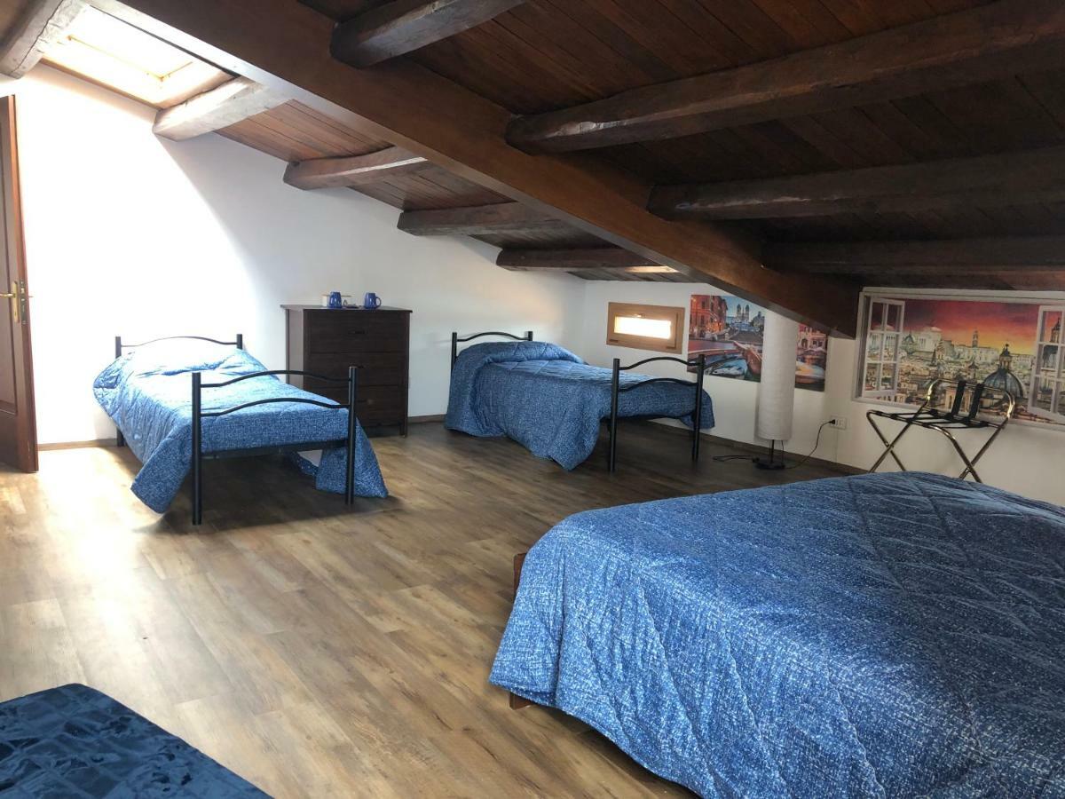 רומא Bb Il Re Alla Reginella Guest House מראה חיצוני תמונה