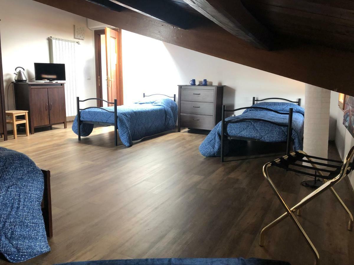 רומא Bb Il Re Alla Reginella Guest House מראה חיצוני תמונה