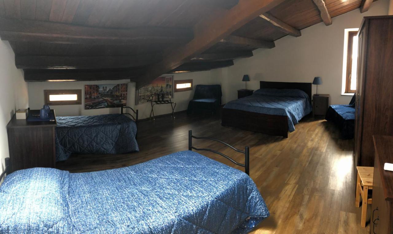 רומא Bb Il Re Alla Reginella Guest House מראה חיצוני תמונה