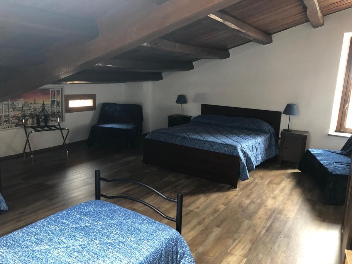רומא Bb Il Re Alla Reginella Guest House מראה חיצוני תמונה
